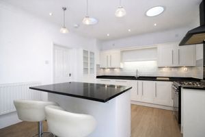 Kitchen/Diner- click for photo gallery